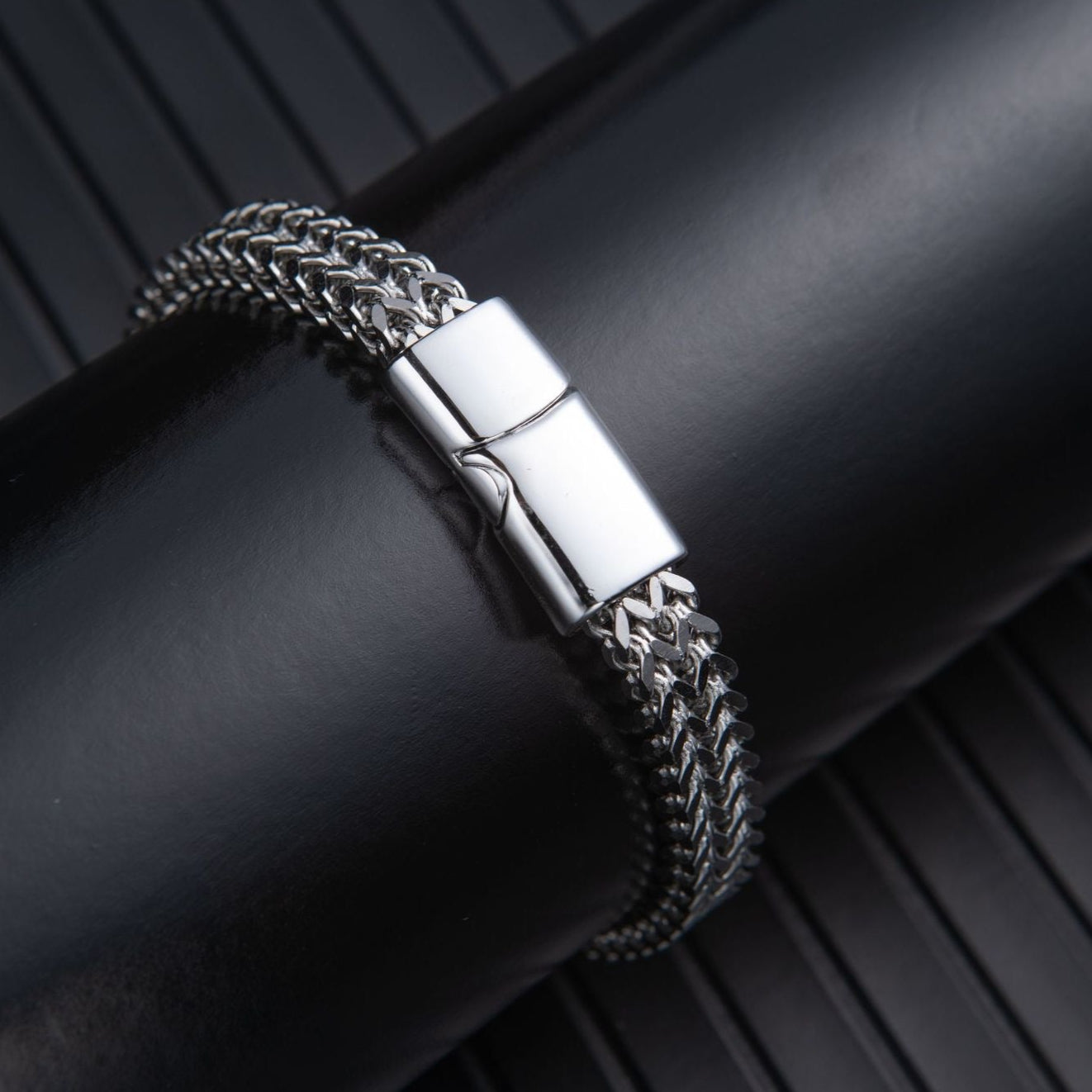 LINK MENS BRACELET (8 MM)