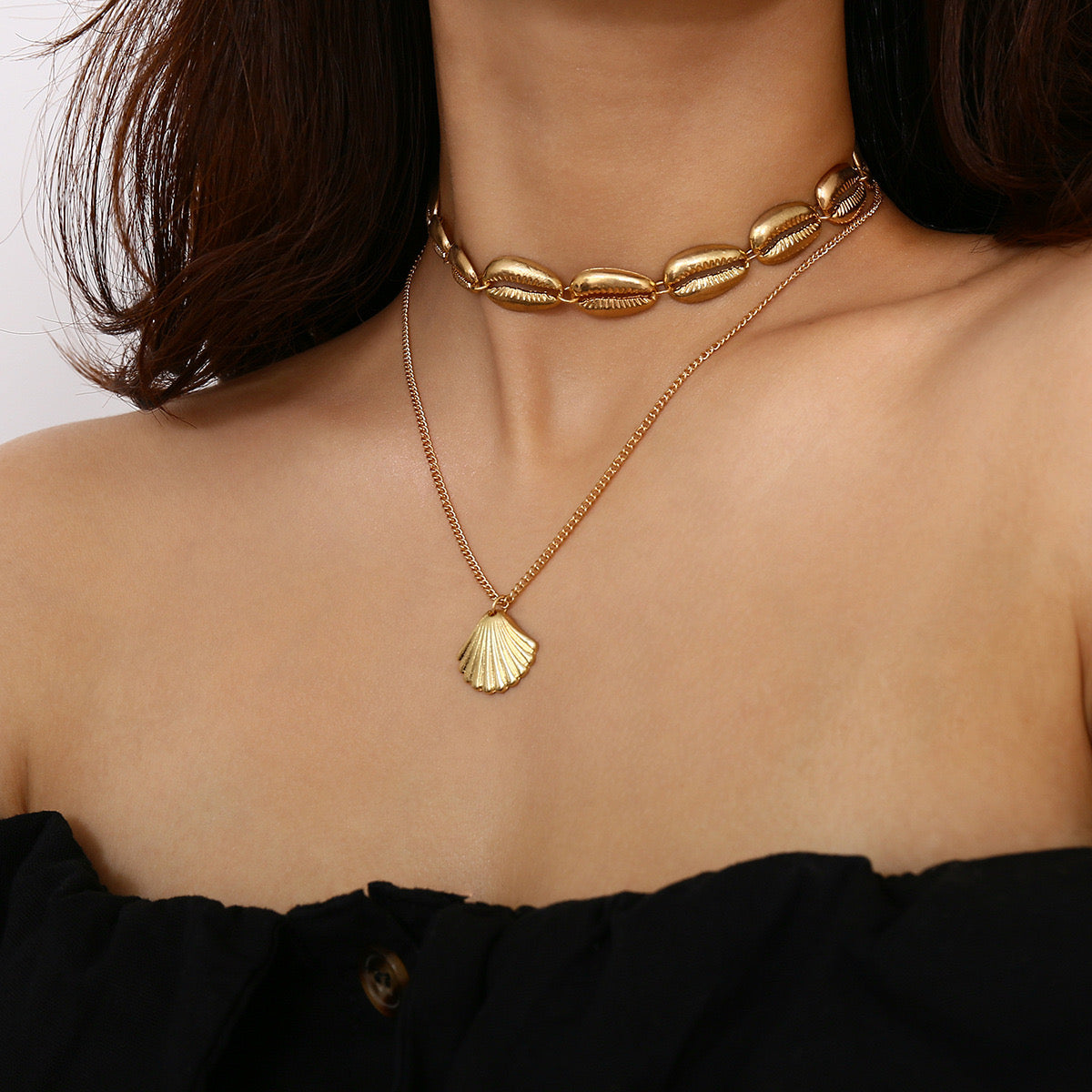 Sleek Metal Shell Necklace