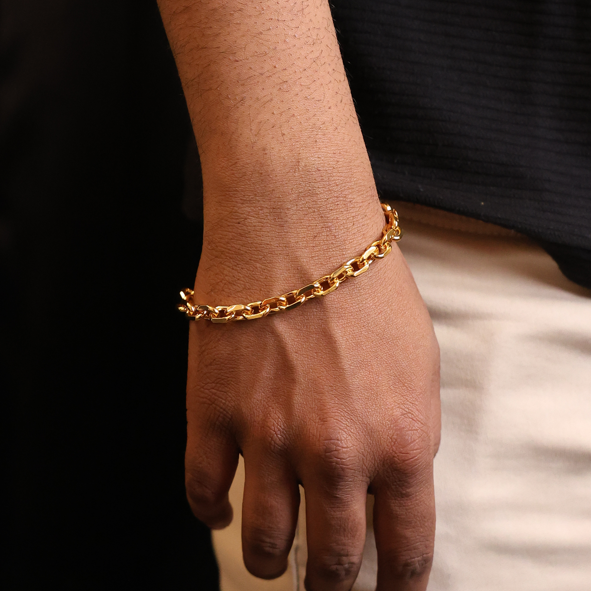 Oval Anchor Bracelet (18K Gold Plating) - 7 MM