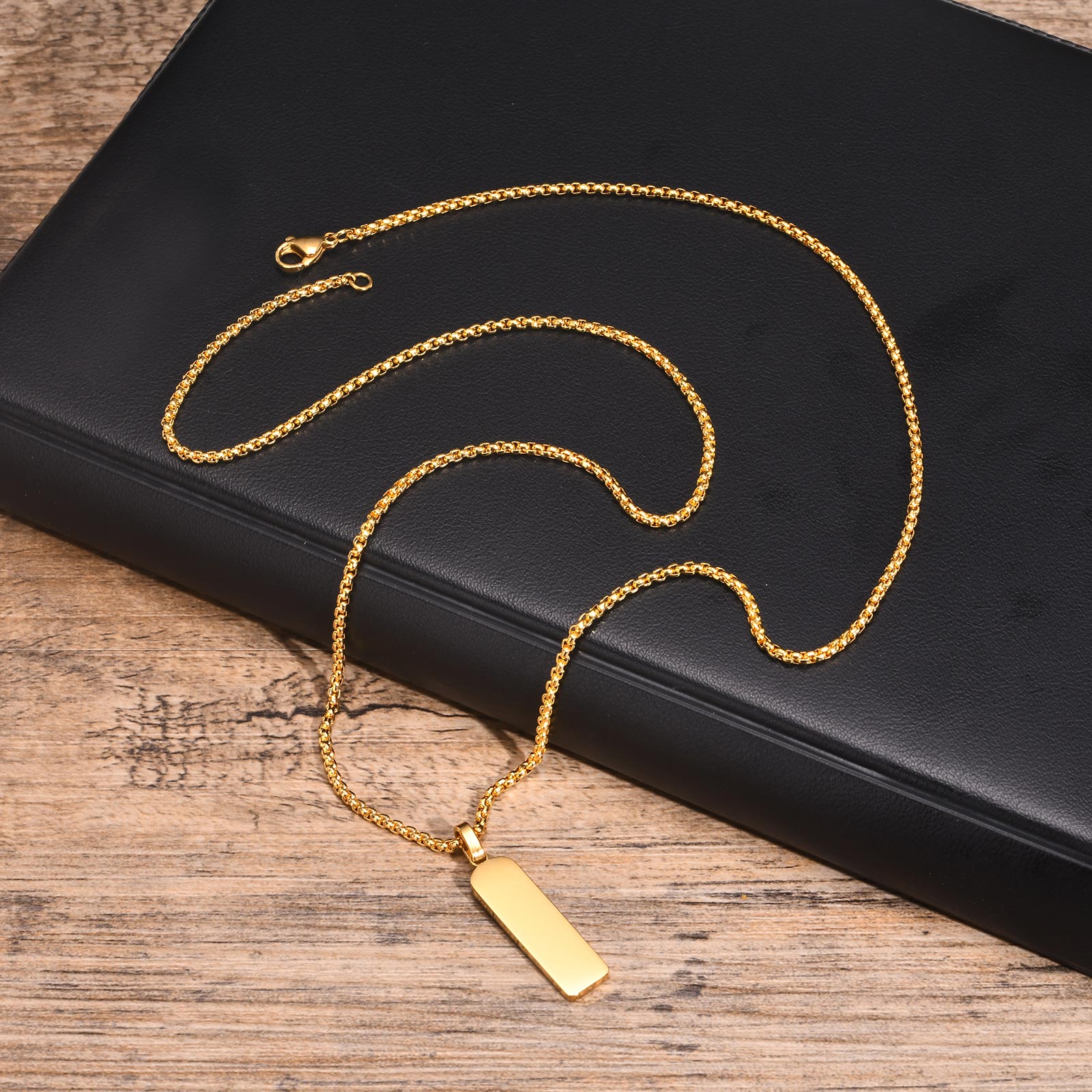 Classic Urban Edge Pendant & Chain