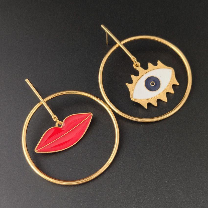 Glimpse of Love Earring