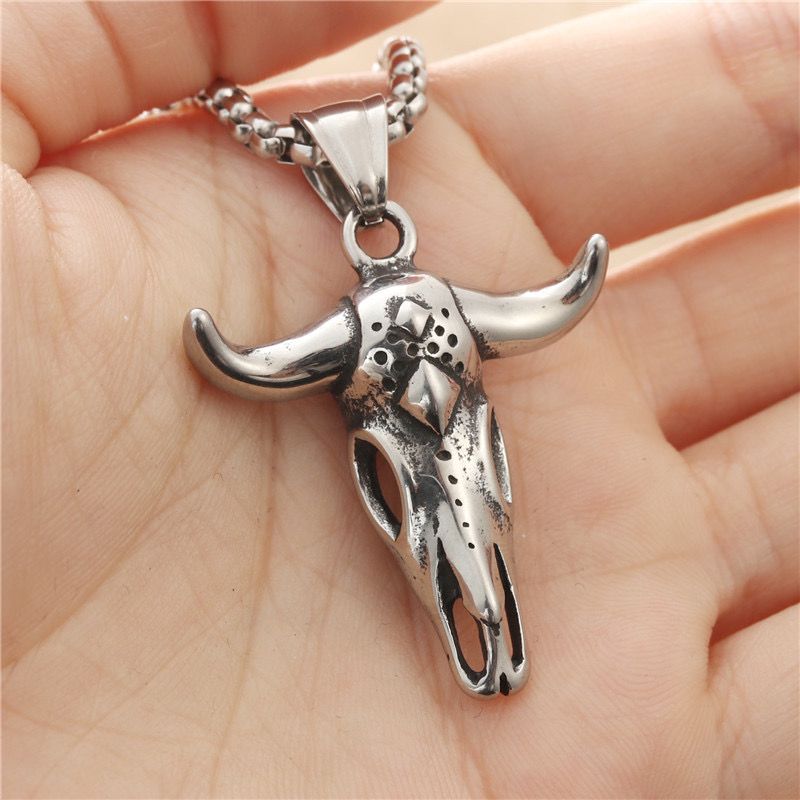 Bold Bull Head (Pendant + Chain)