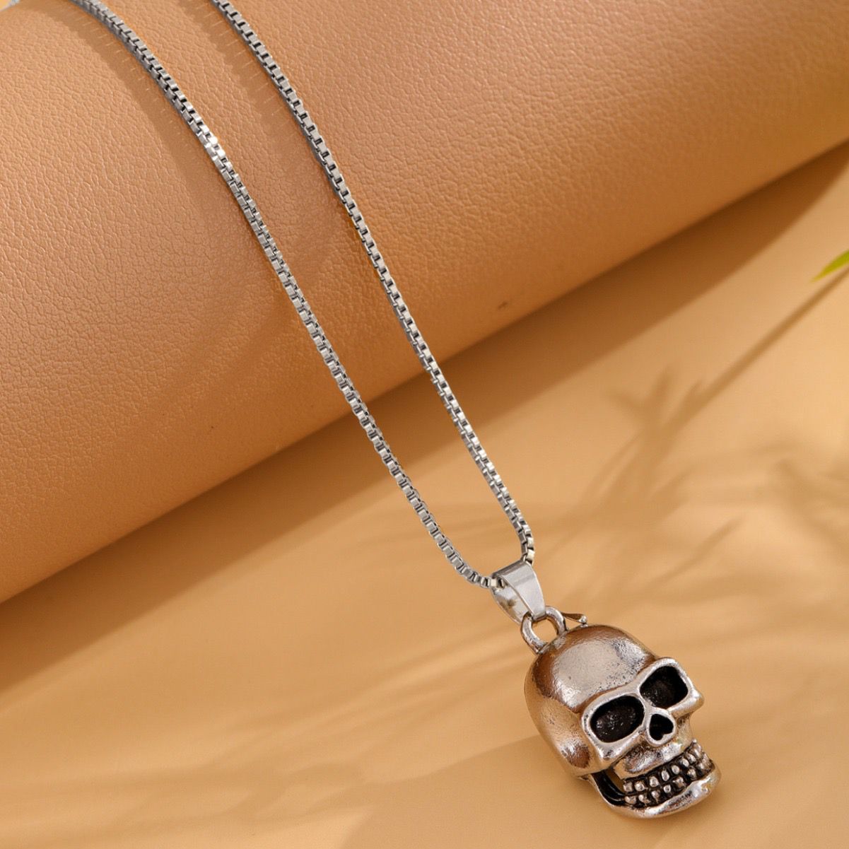 Skull Head (Pendant + Chain)