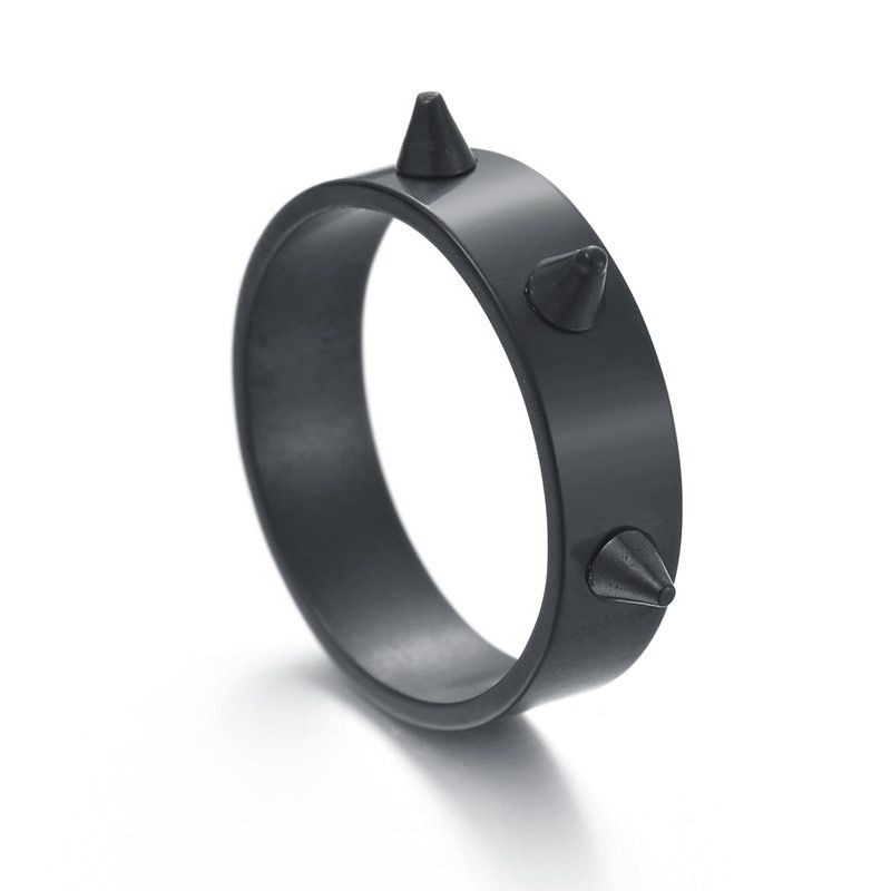 Bold Pointer Ring Band