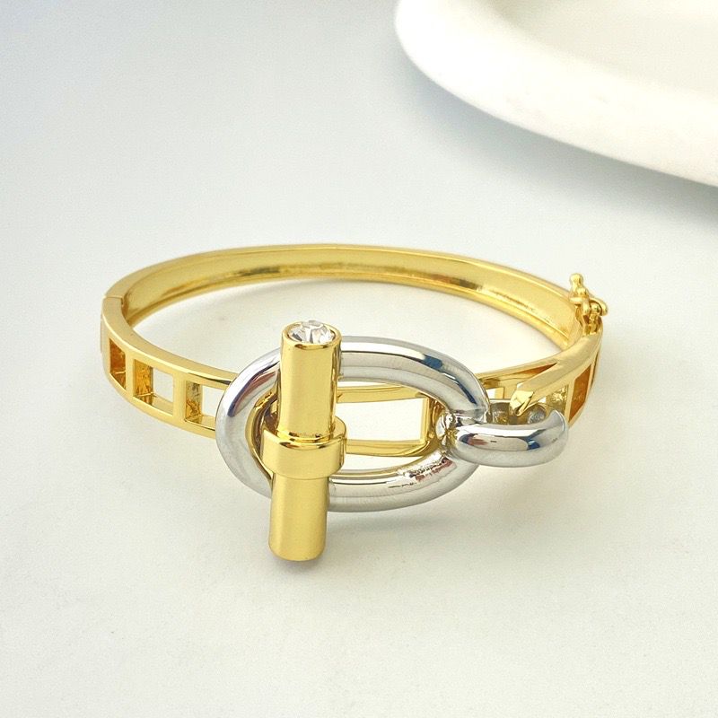Elite Designer Bracelet (18K Gold Plating)