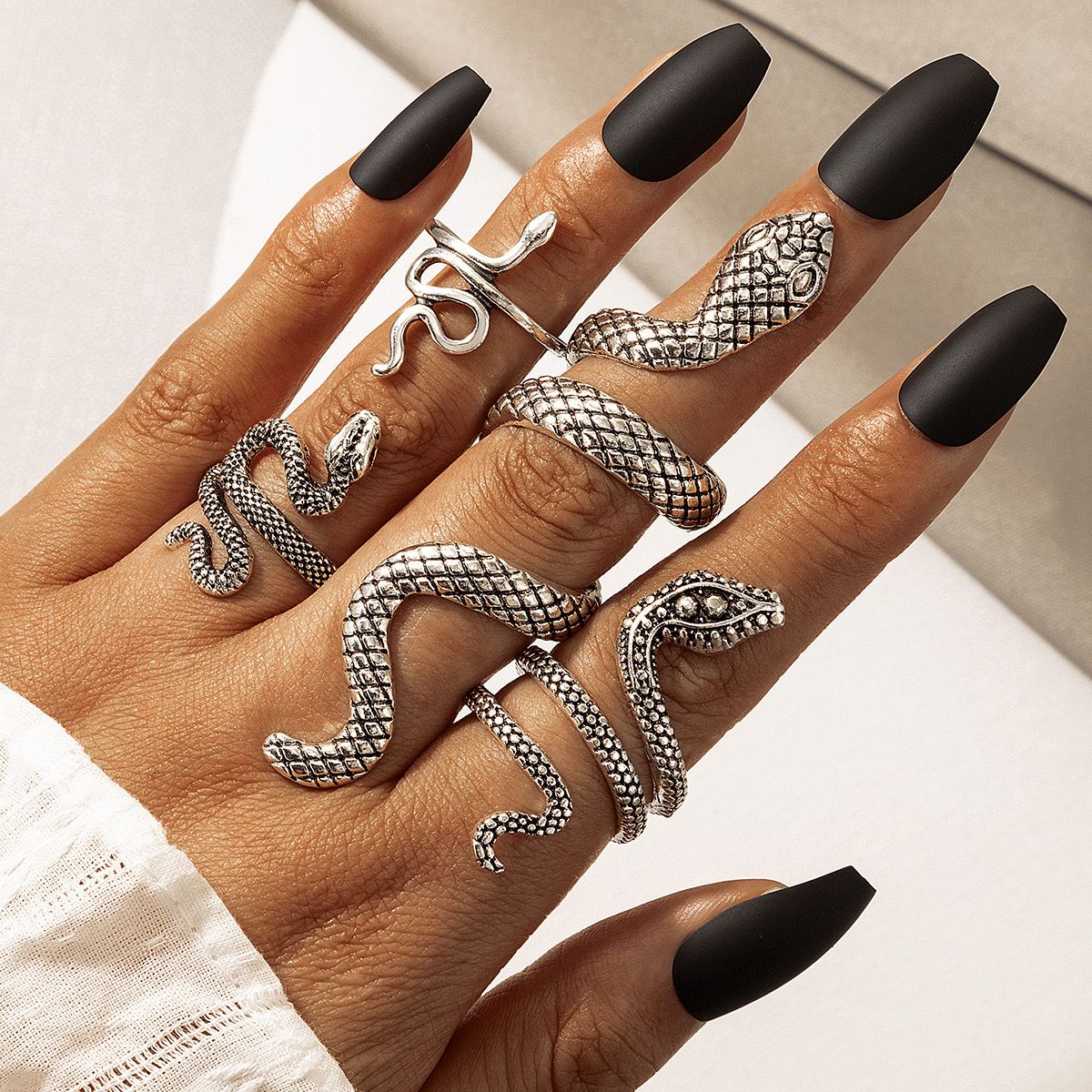 Snake-Themed Ring Set Of 4