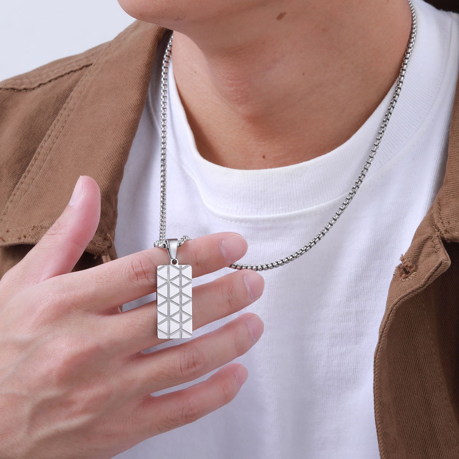 Bold Metal (Pendant + Chain)