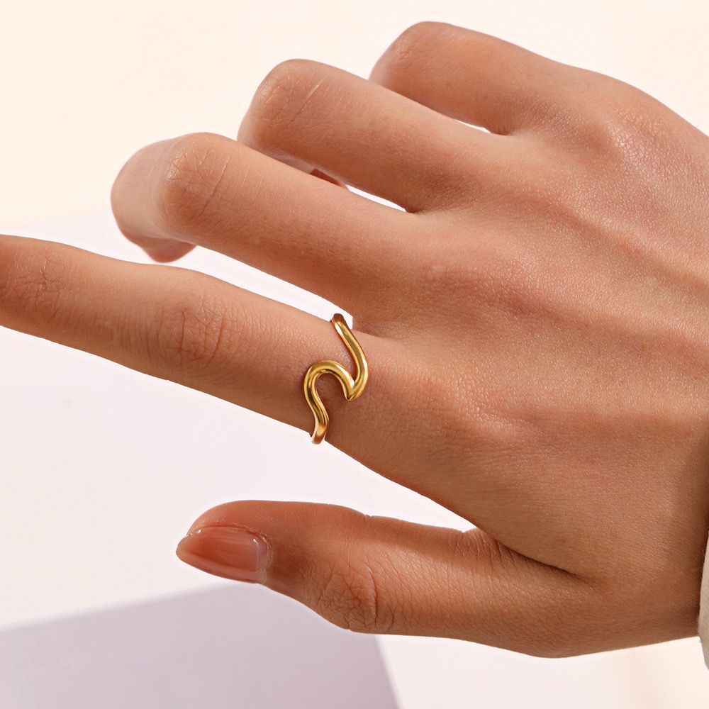 Classic Curve Ring