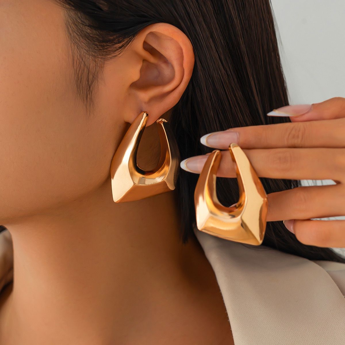 Bold U Shape Earring