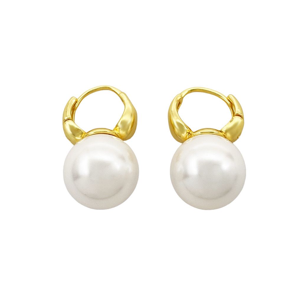 Lustrous Pearl Earrings