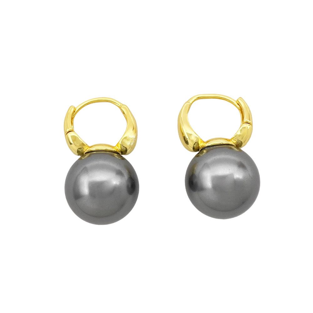 Lustrous Pearl Earrings