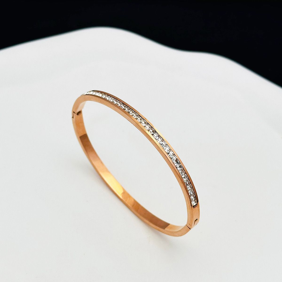 Diamond Sleek Bracelet (18K Gold Plated)