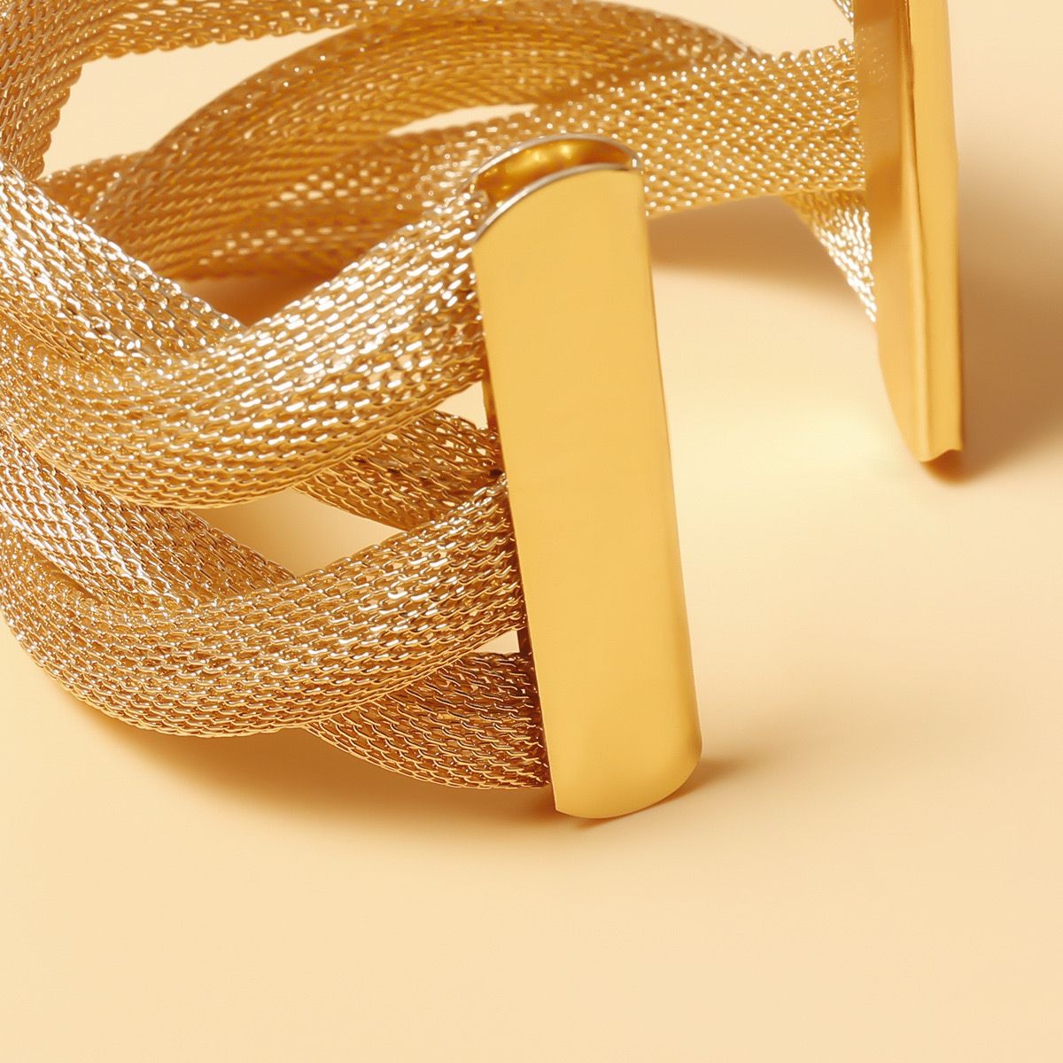 Trendy mesh knot bracelet