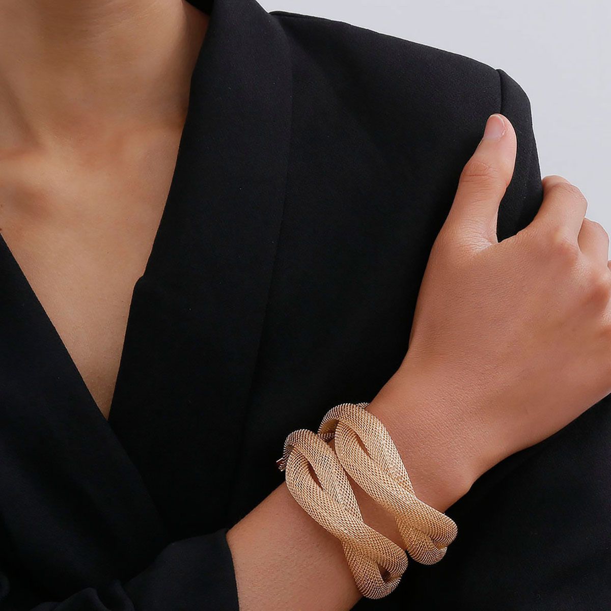 Trendy mesh knot bracelet