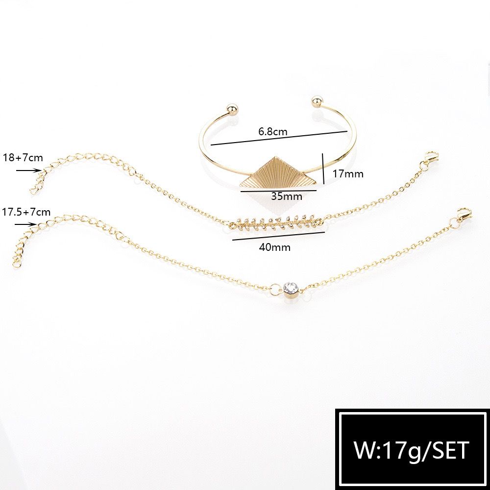 Triple bracelet elegance