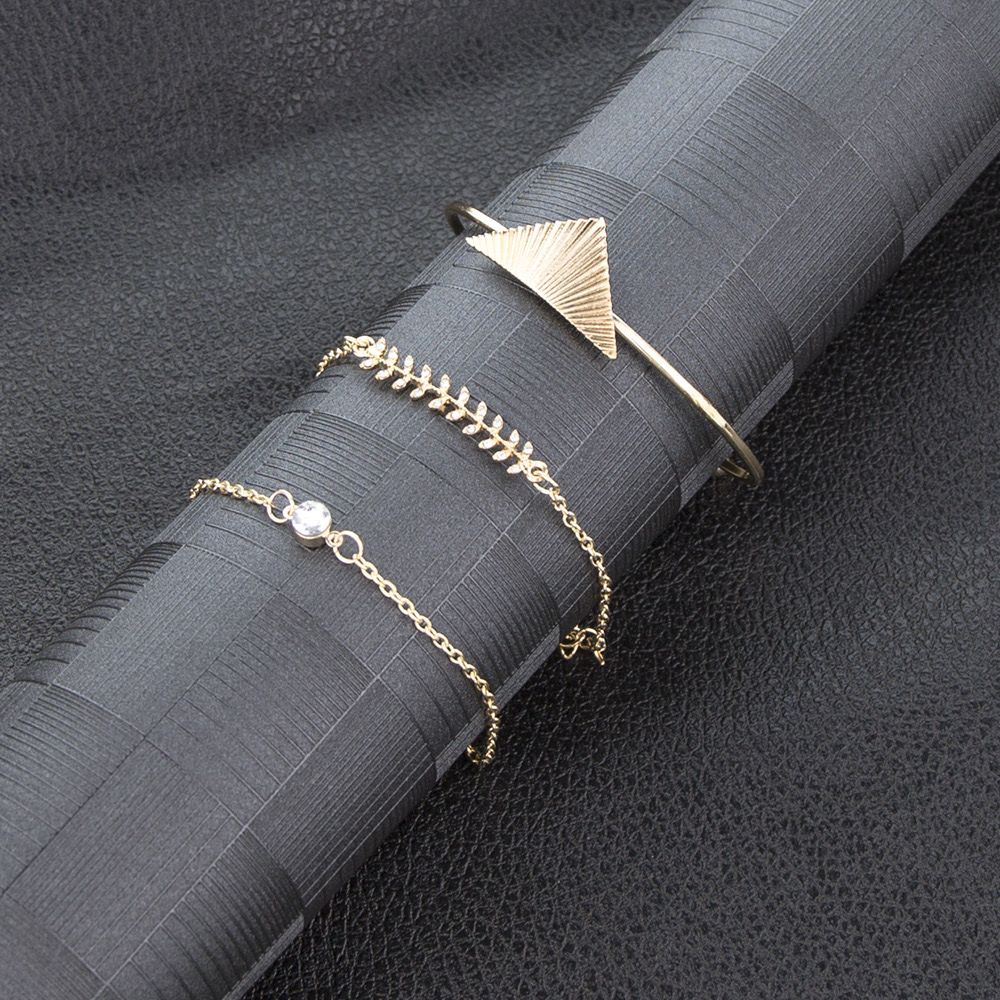 Triple bracelet elegance