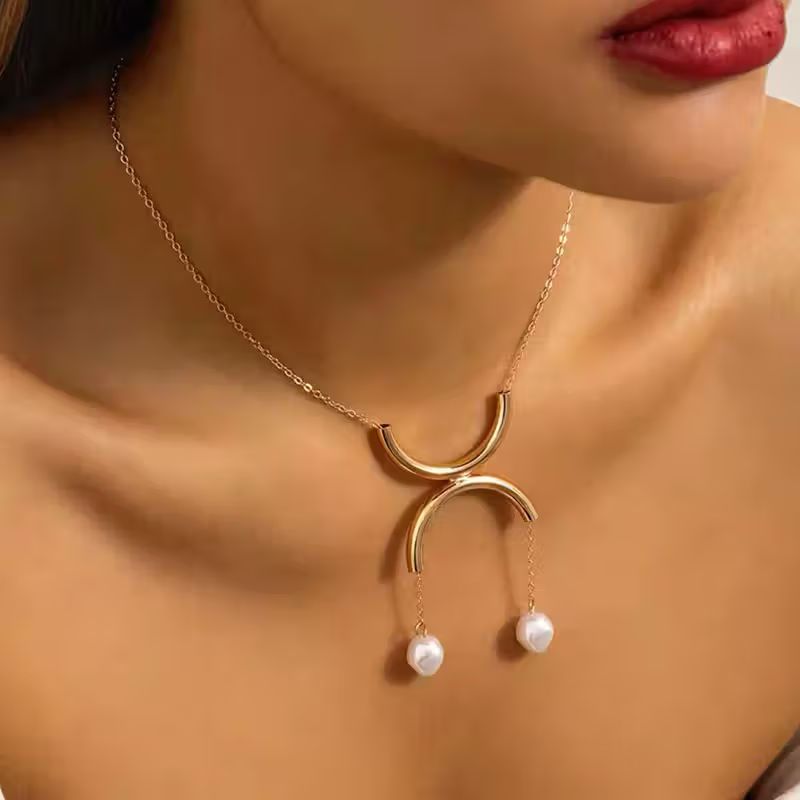 Double pearl drops chain pendant
