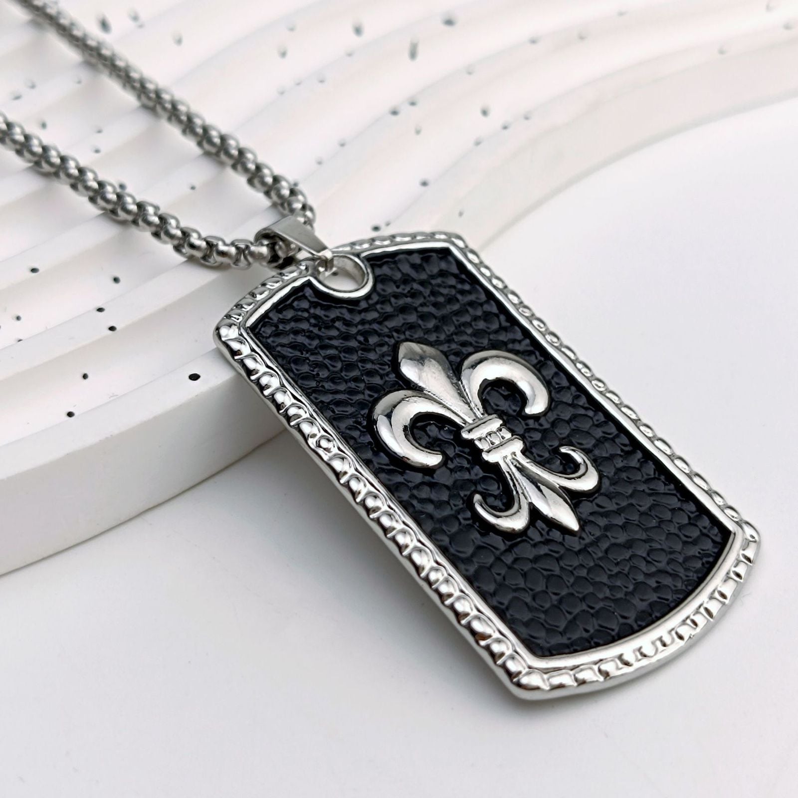 Elegant Classic Pendant