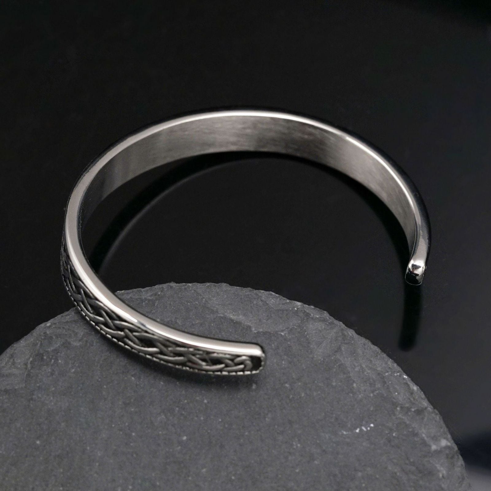 Titanium Commute Men's Cuff