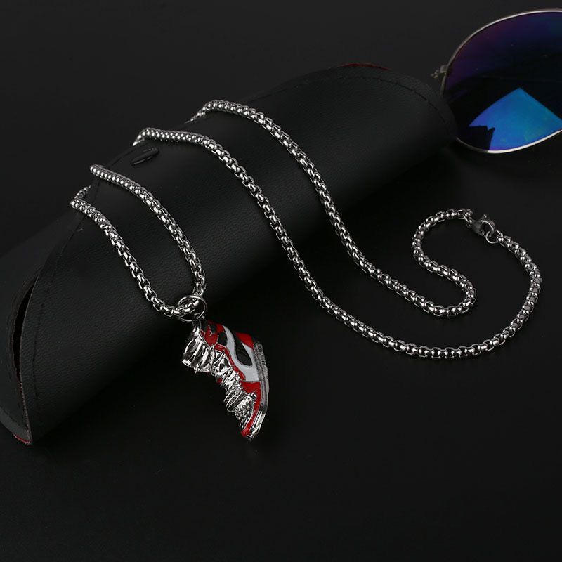 Nike Kick (Pendant + Chain)