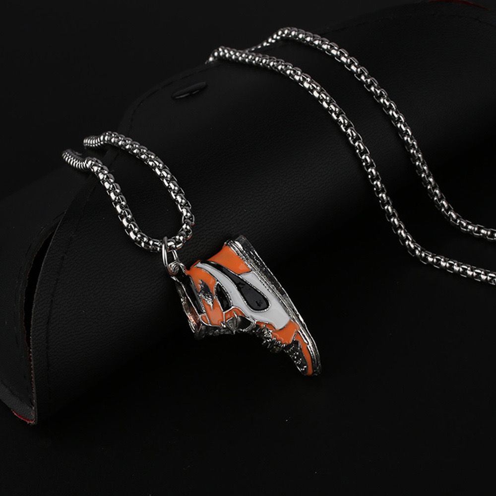 Nike Kick (Pendant + Chain)