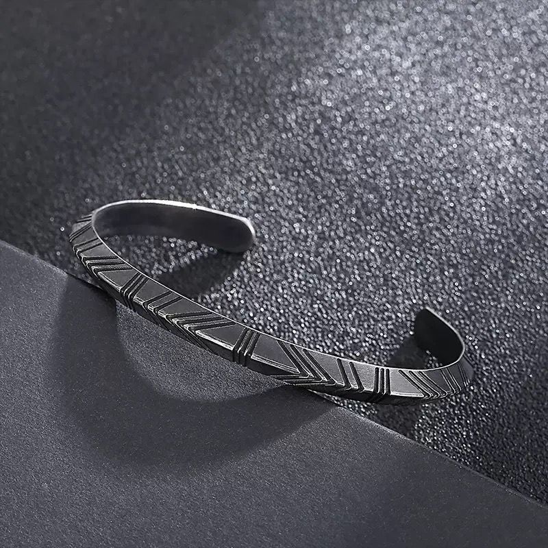 Men’s Cuff - 18K Gold Plated