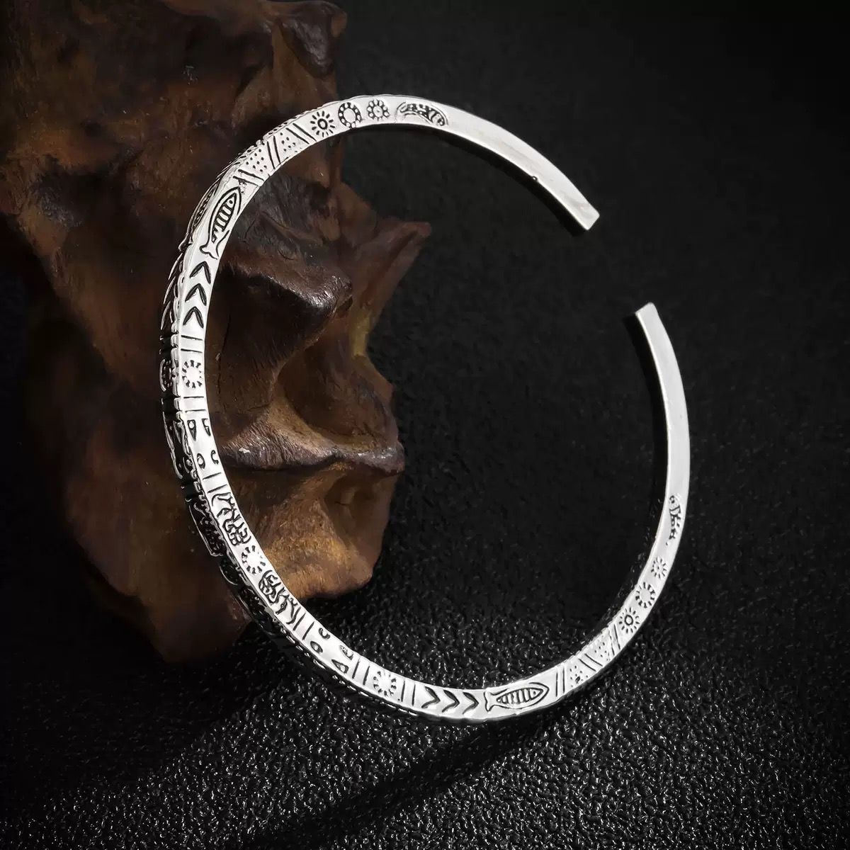 Men’s Classic Metal Cuff