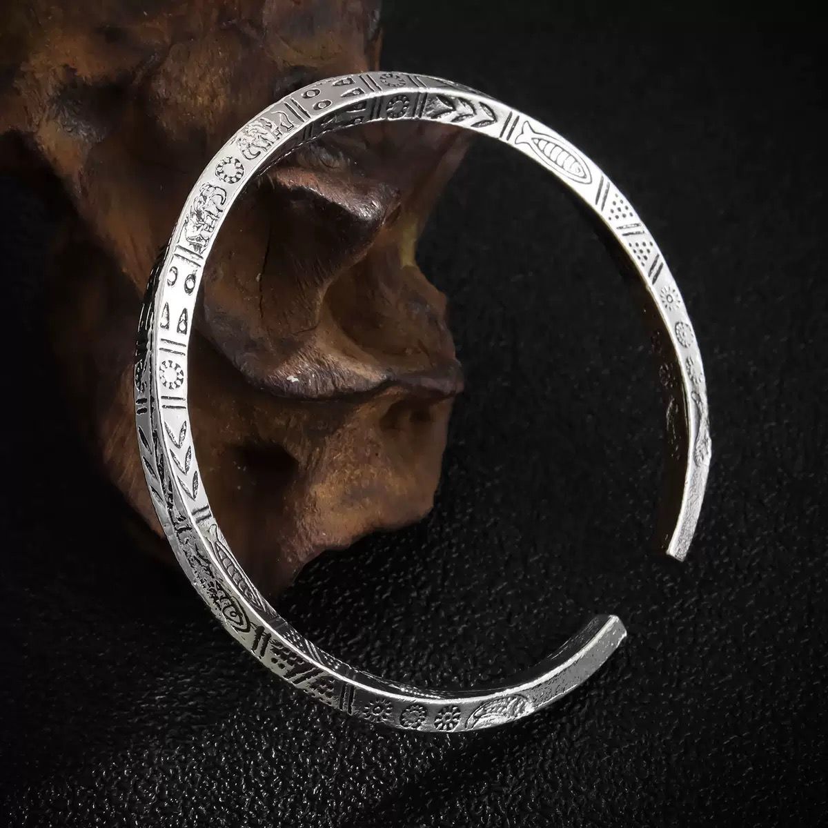 Men’s Classic Metal Cuff