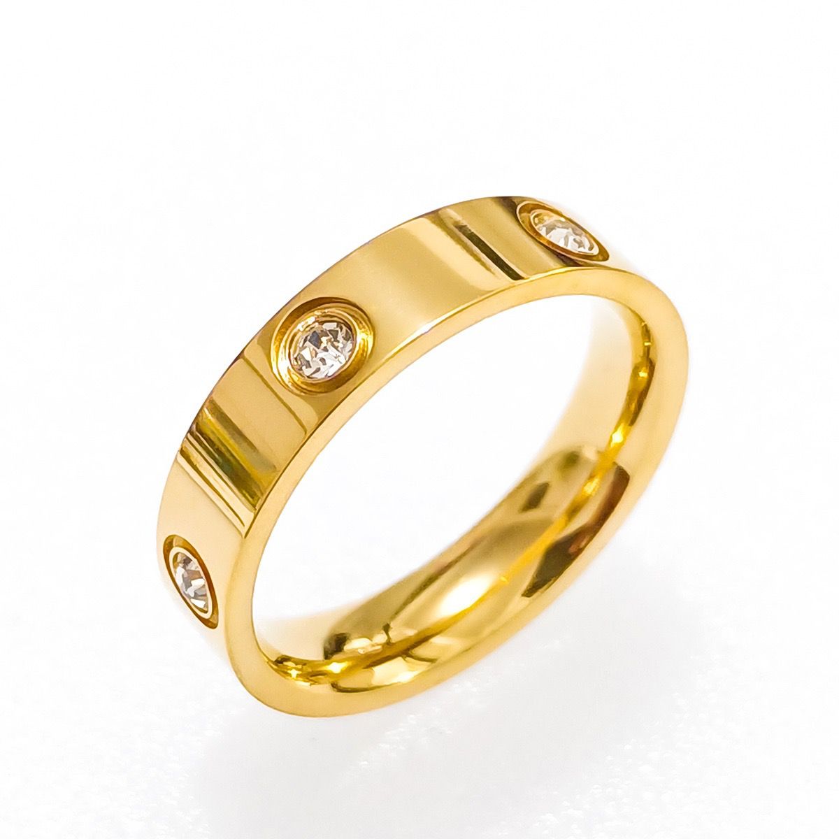 Elegant Women’s Band Ring