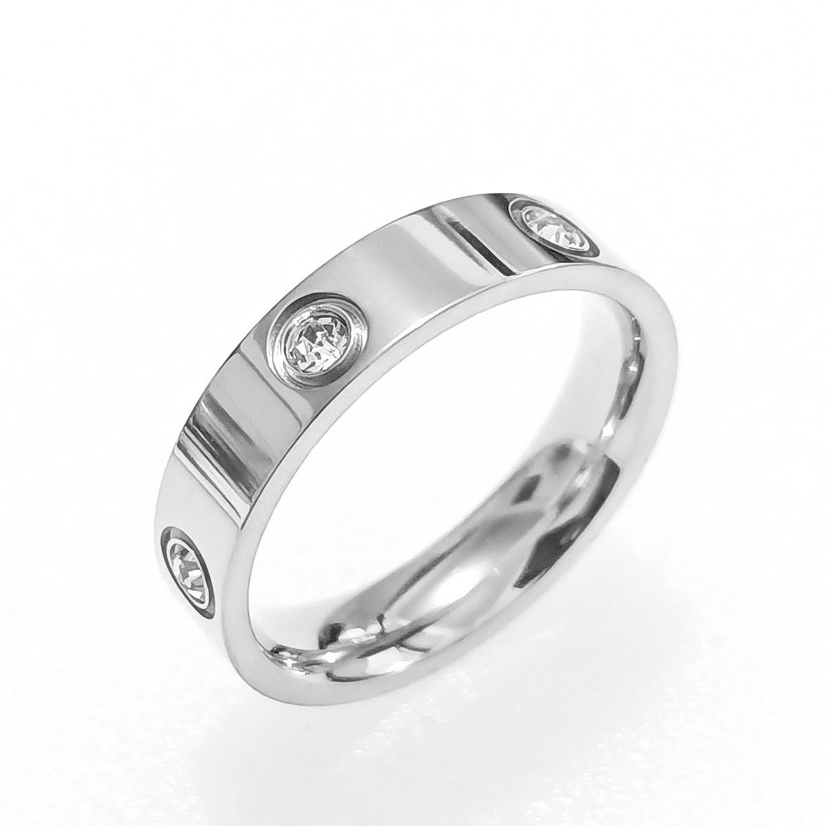 Elegant Women’s Band Ring