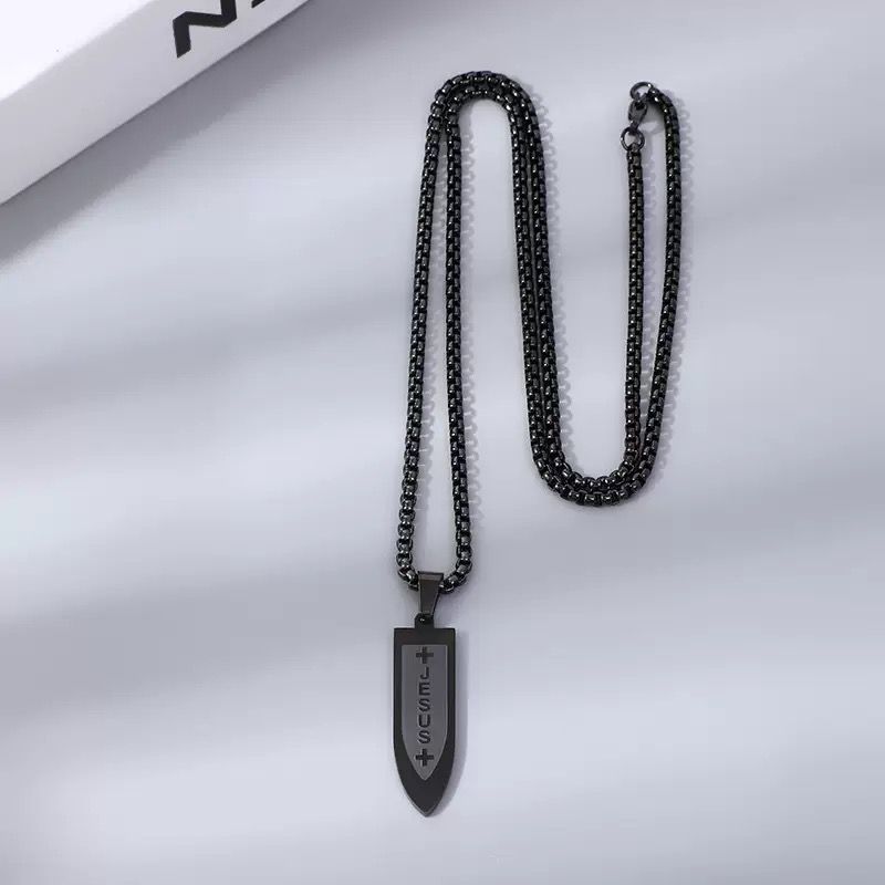 Men’s Classic Jesus Pendant & Chain