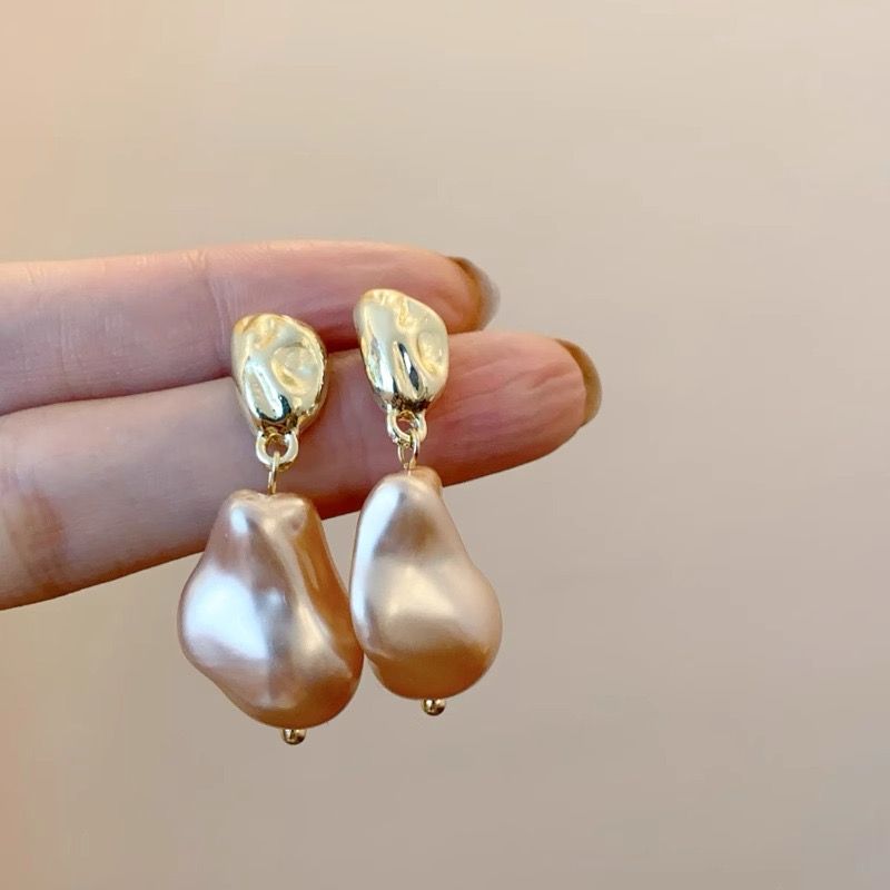 Wavy Pearl Stud Earrings