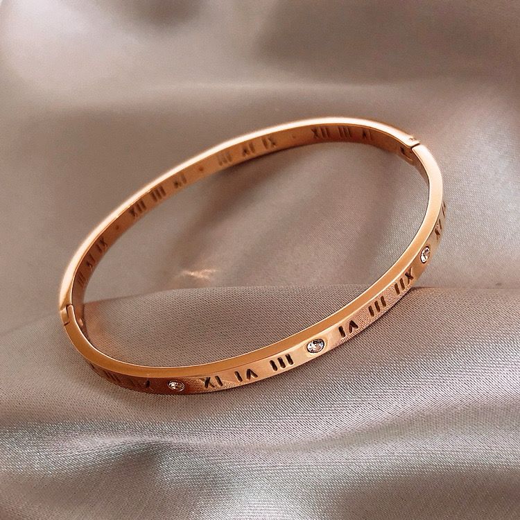 Roman Sleek Diamond Bracelet