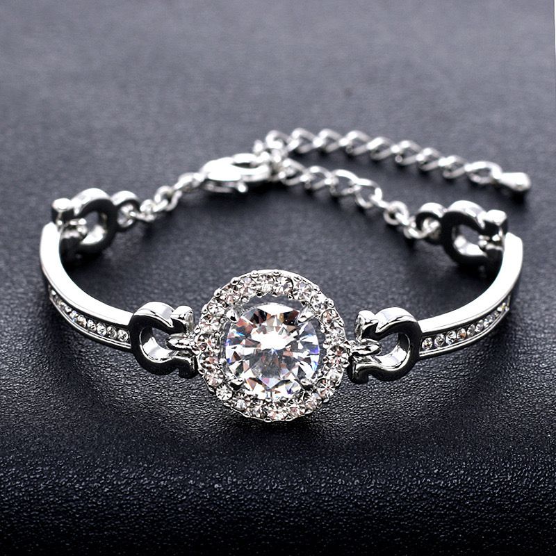 Luxe Glittering Diamond Bracelet