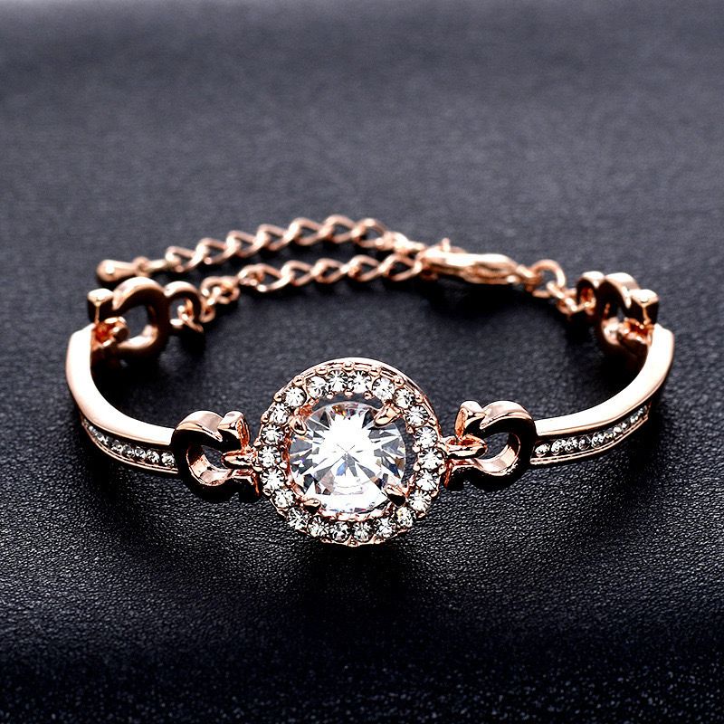 Luxe Glittering Diamond Bracelet