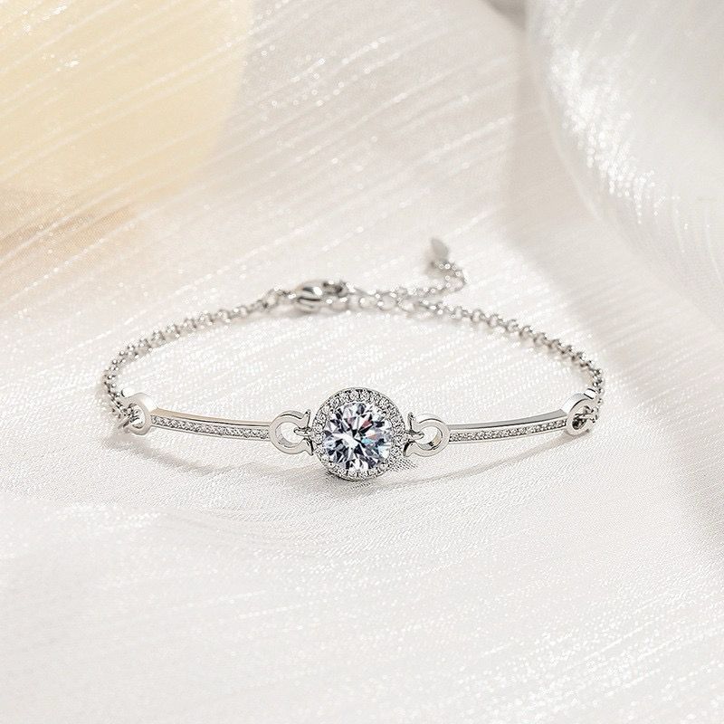 Luxe Glittering Diamond Bracelet