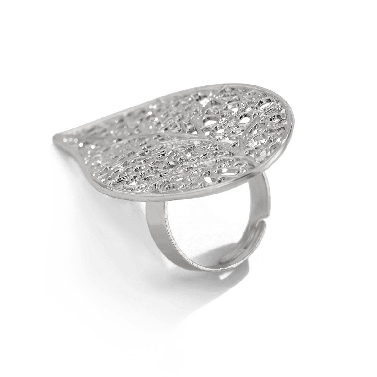 Elegant Leaf Design Ring