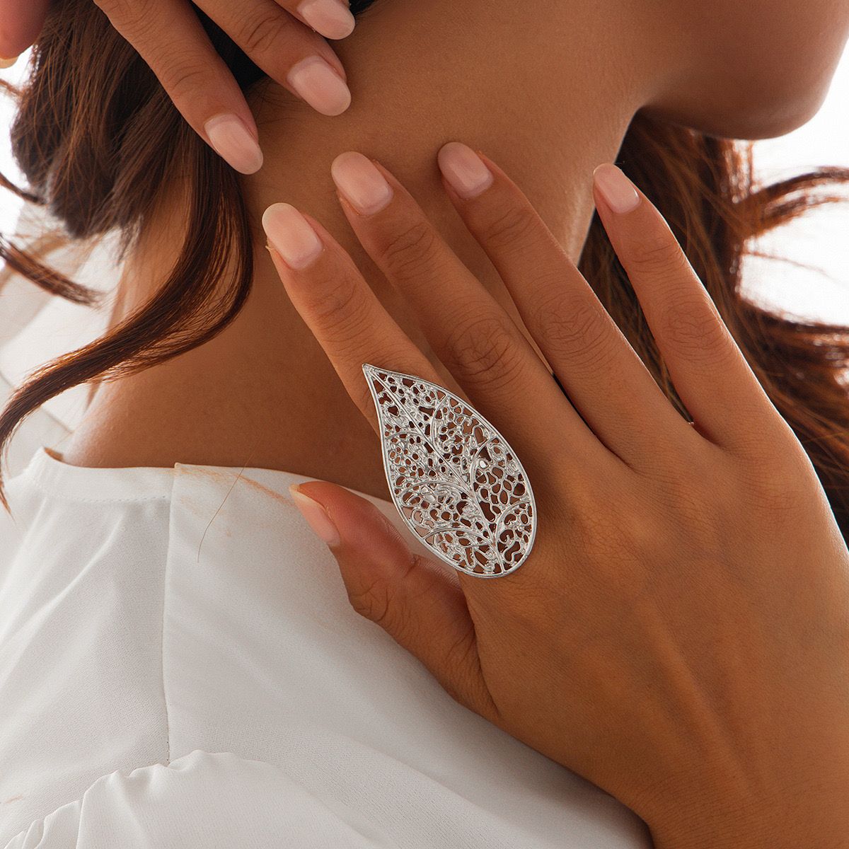 Elegant Leaf Design Ring