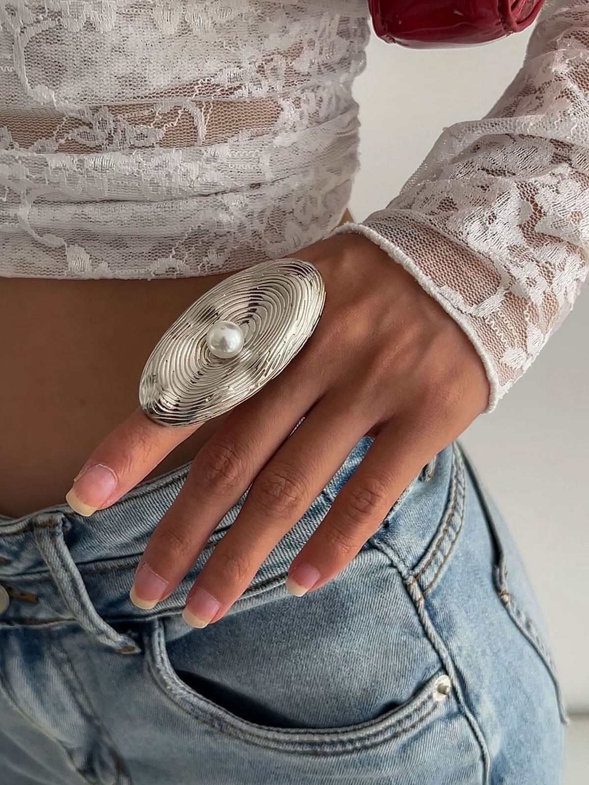 Bold Oval Pearl Metal Ring