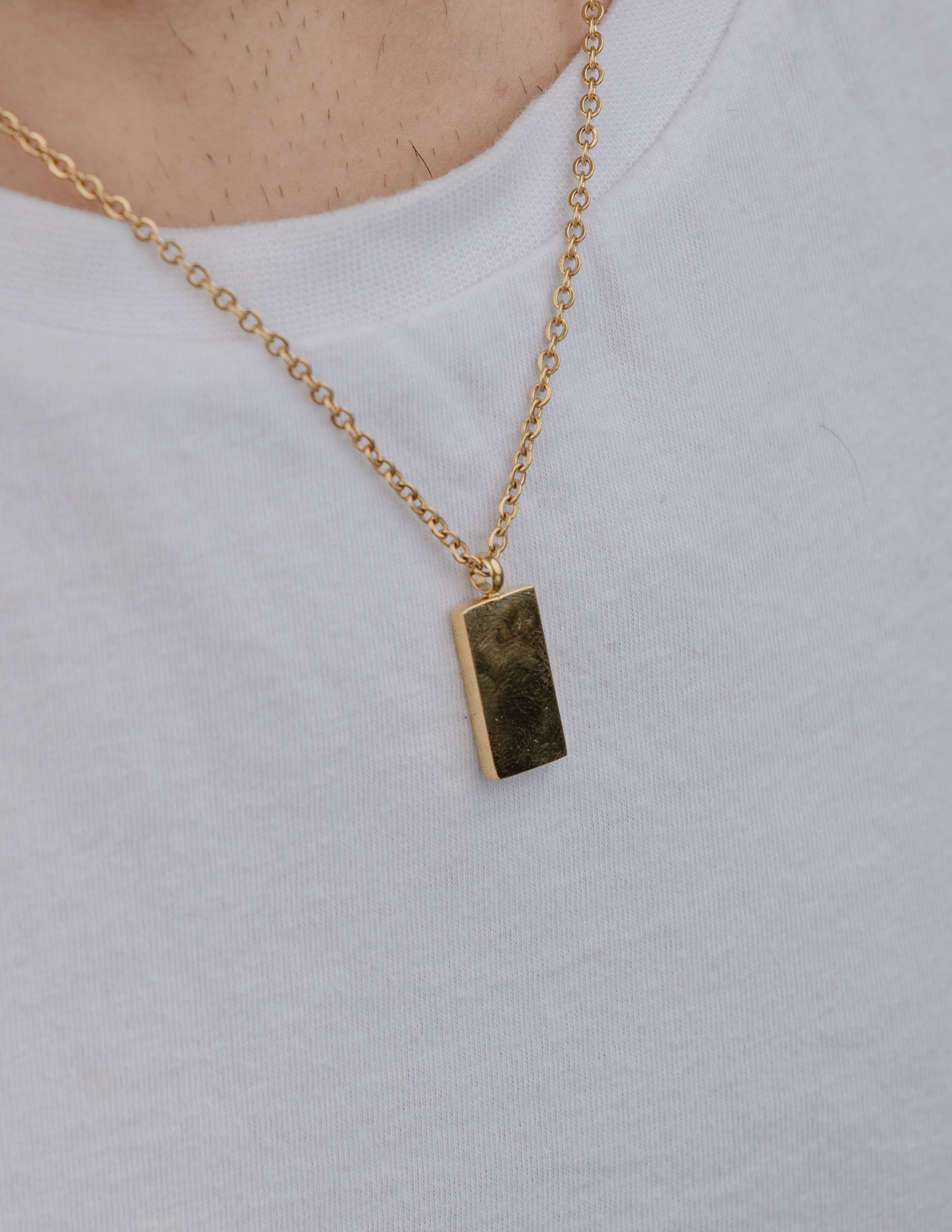 VUTO PENDANT (GOLD) Pendant+ Chain