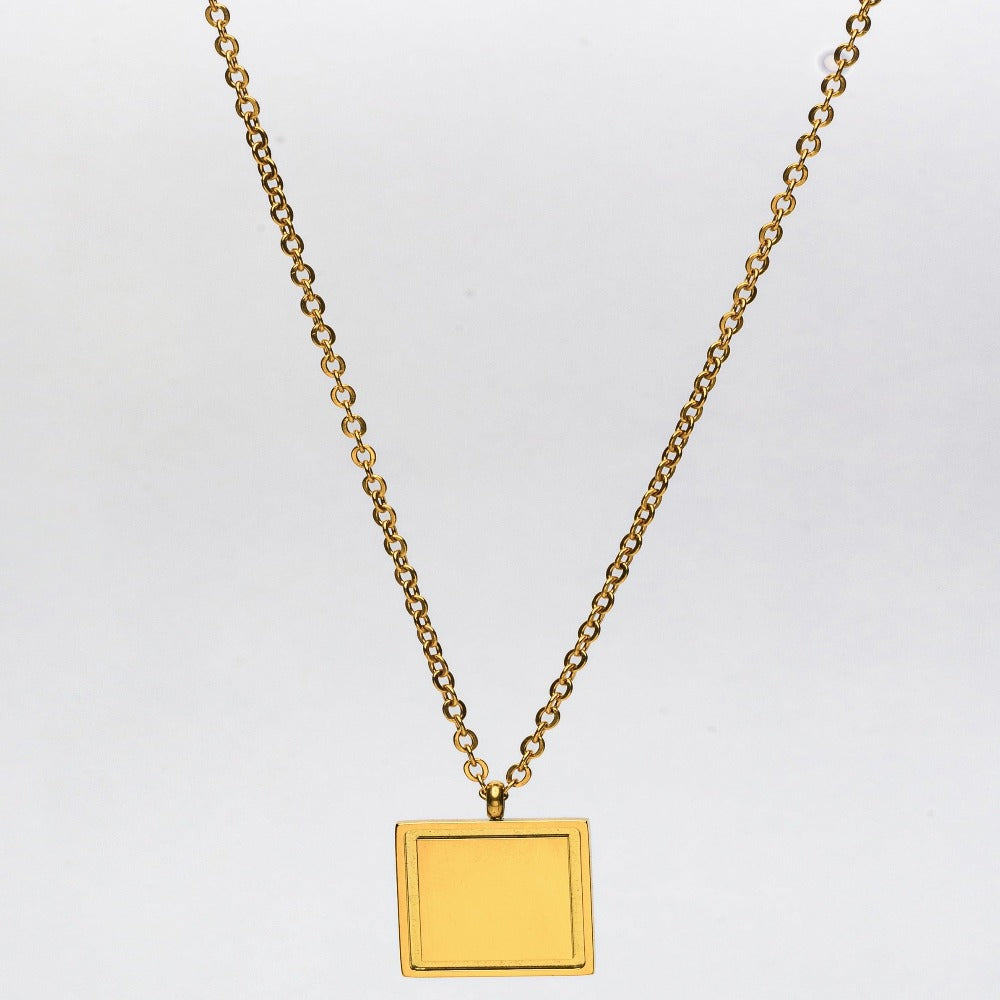 LANURA PENDANT (GOLD) Pendant+ Chain