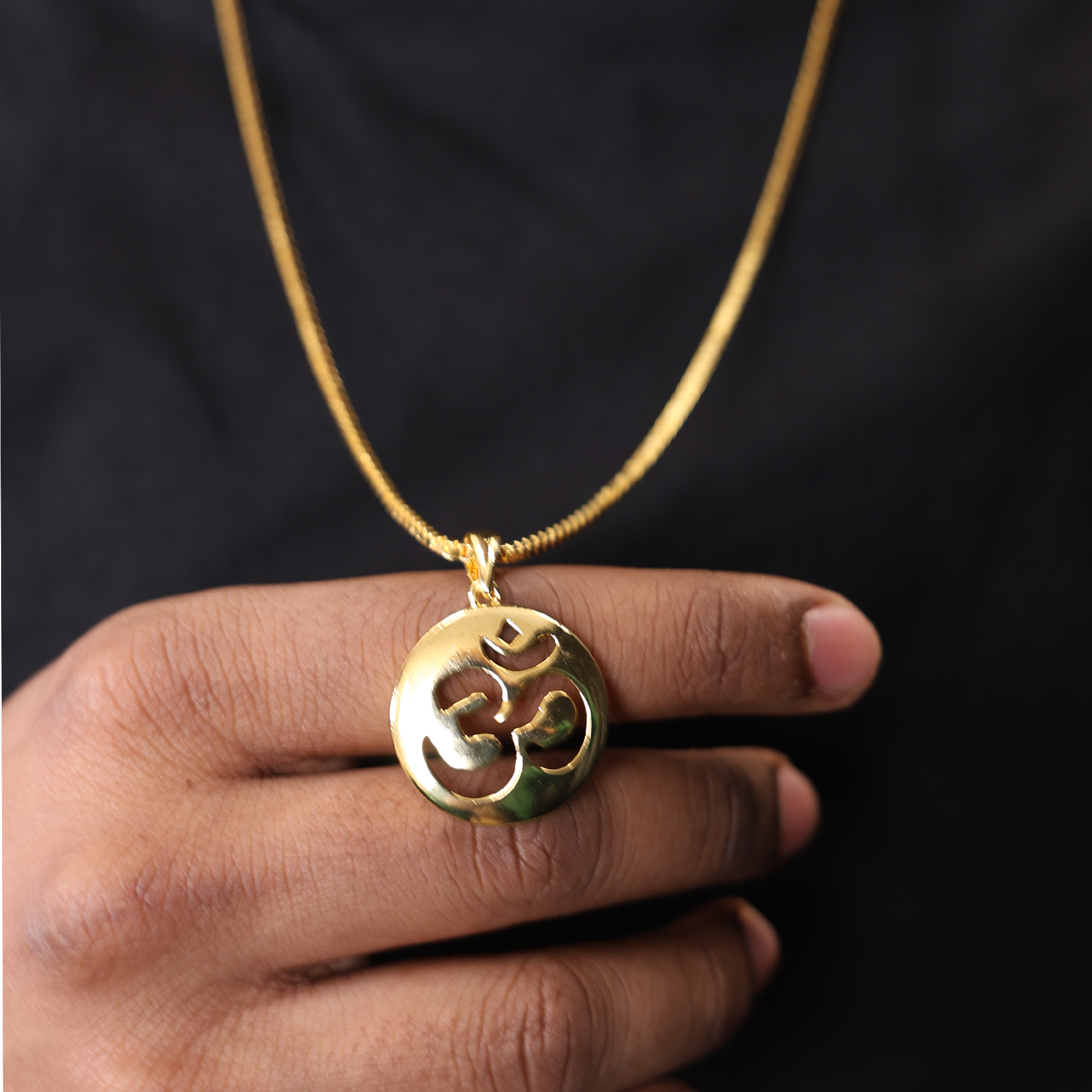 OM Round Pendant (18K Gold Plated)