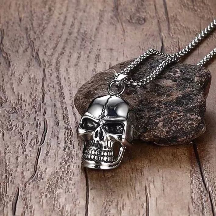 Bone King (Pendant + Chain)