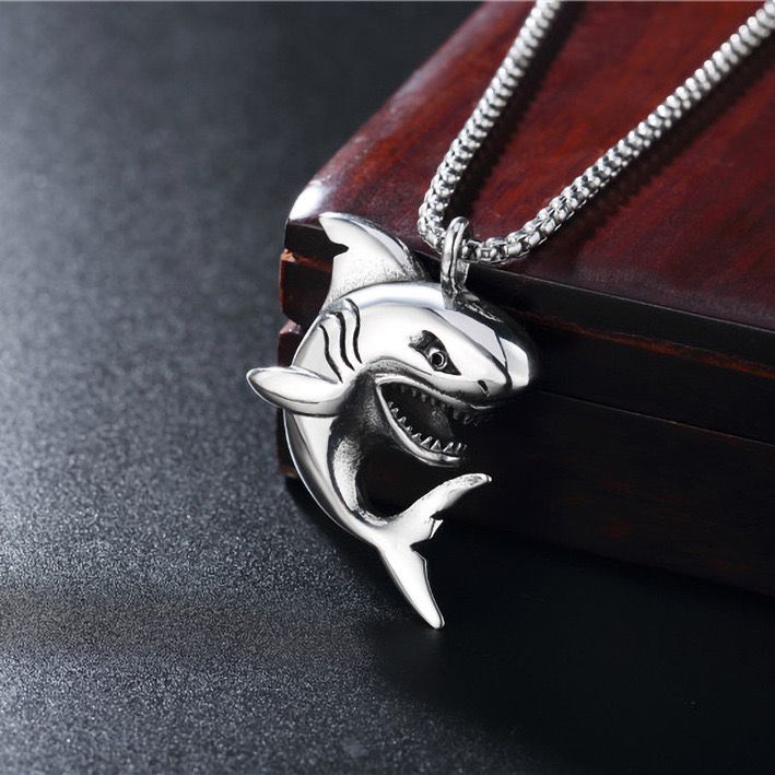 Shark (Pendant + Chain)