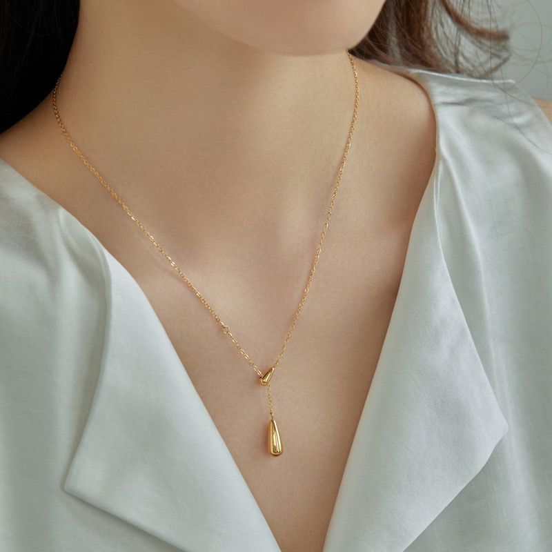 Sleek Cascade Pendant Necklace