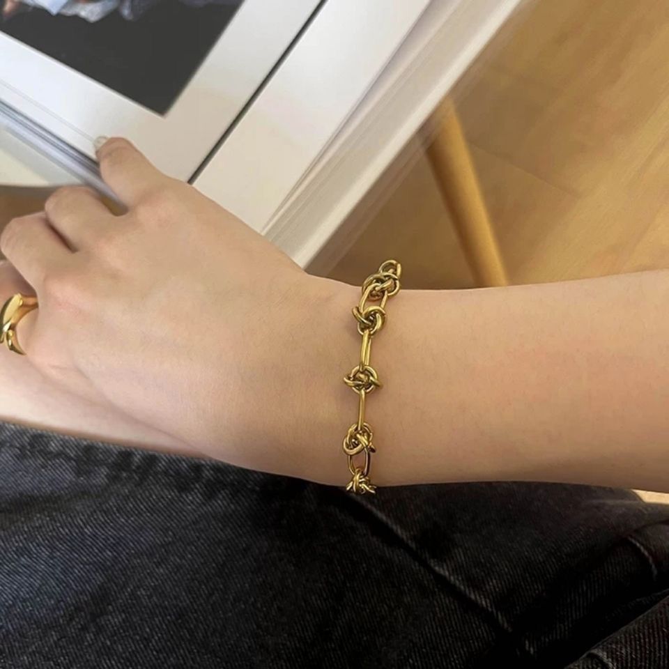 Bold knotted Bracelet