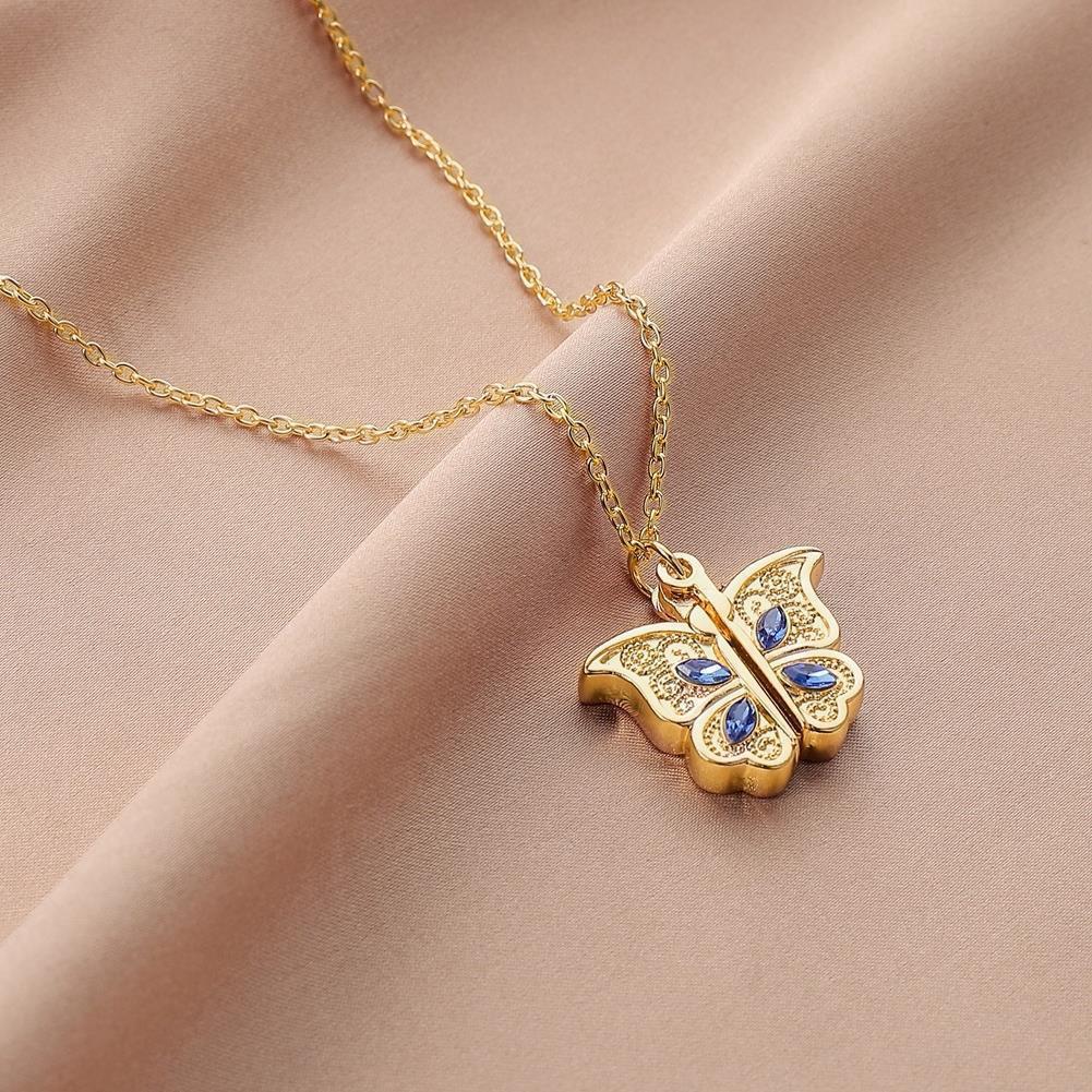 Graceful Flight (Pendant + Chain)