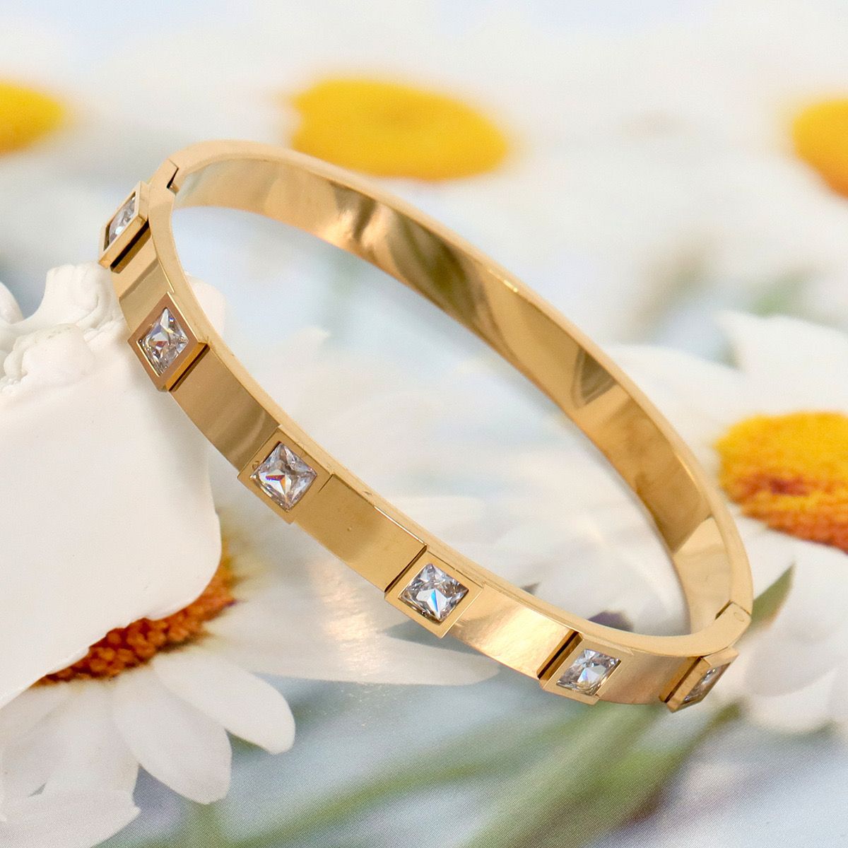 Titanium Square-Zirconia Bracelet - 18K Gold Plated