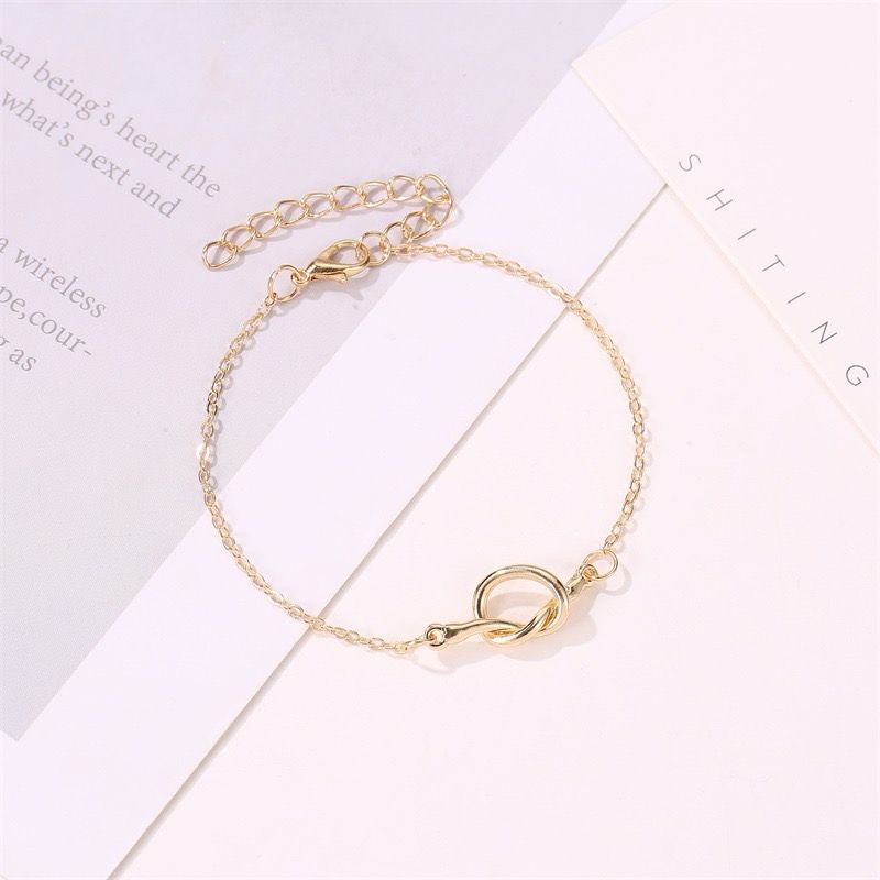 Twist of Elegance Anklet