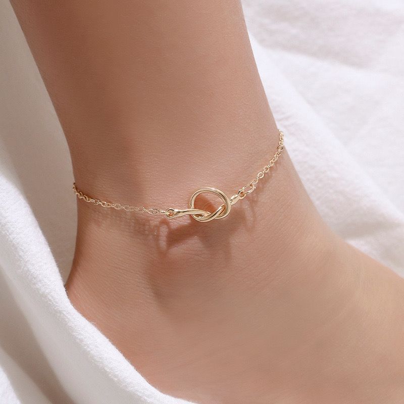 Twist of Elegance Anklet
